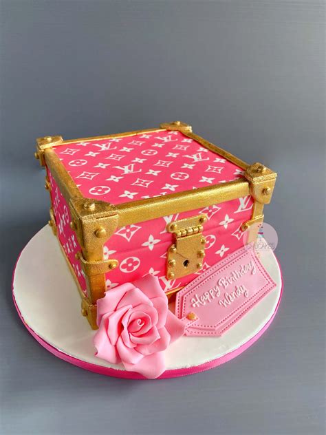 louis vuitton cake decorations
